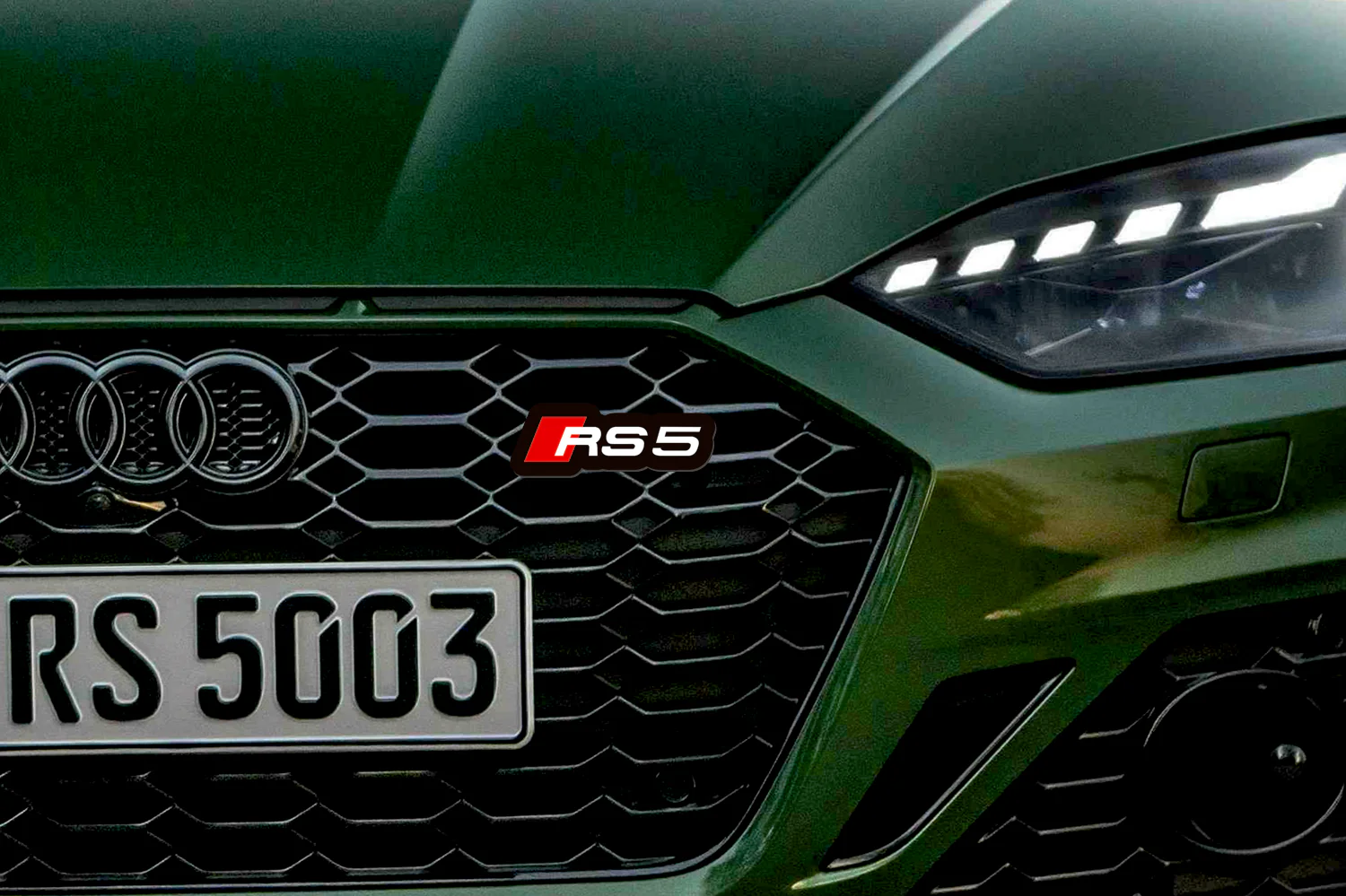 Audi Illuminated LED Radiator Grille Emblems and Badges with RS5 logo - Image 2