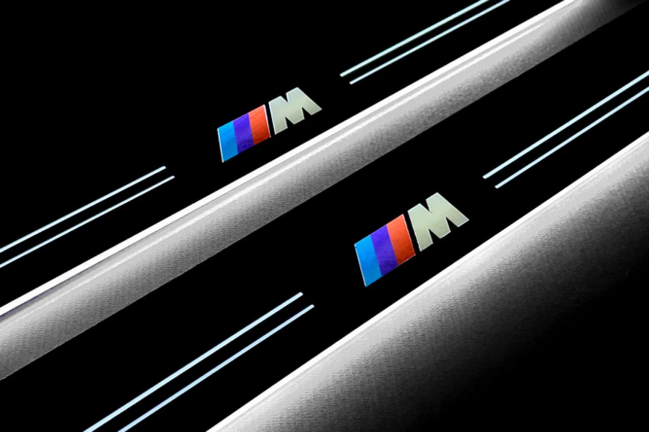 BMW 5 G90 2024+ Led Door Sill Pro with M logo - Image 7