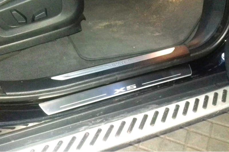 BMW X5 F15 2013-2018 LED Door Sill With X5 Logo - Image 9