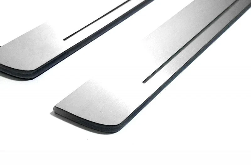 BMW X6 F16 2015-2019 LED Car Door Sill With Luxury Line Logo - Image 3