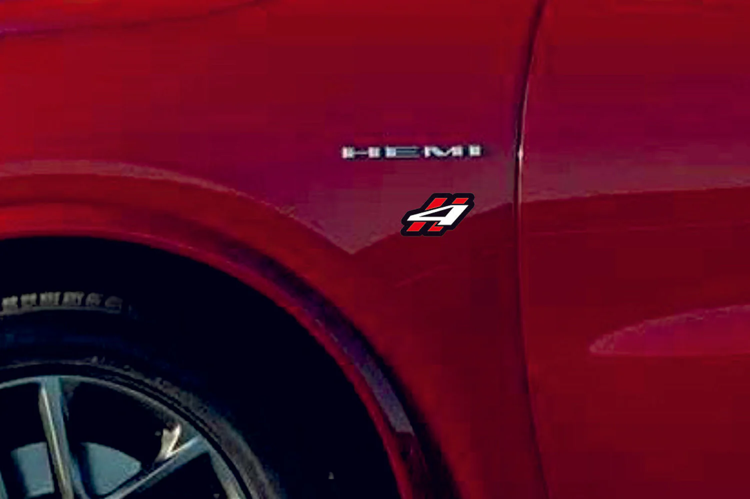Car emblem badge for fenders with 4WD logo - Image 2