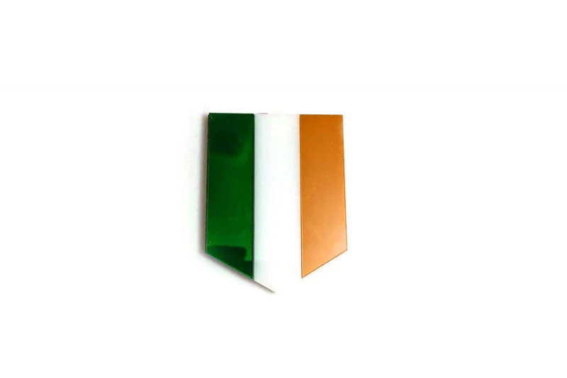 Car emblem badge with flag of Ireland - Image 2