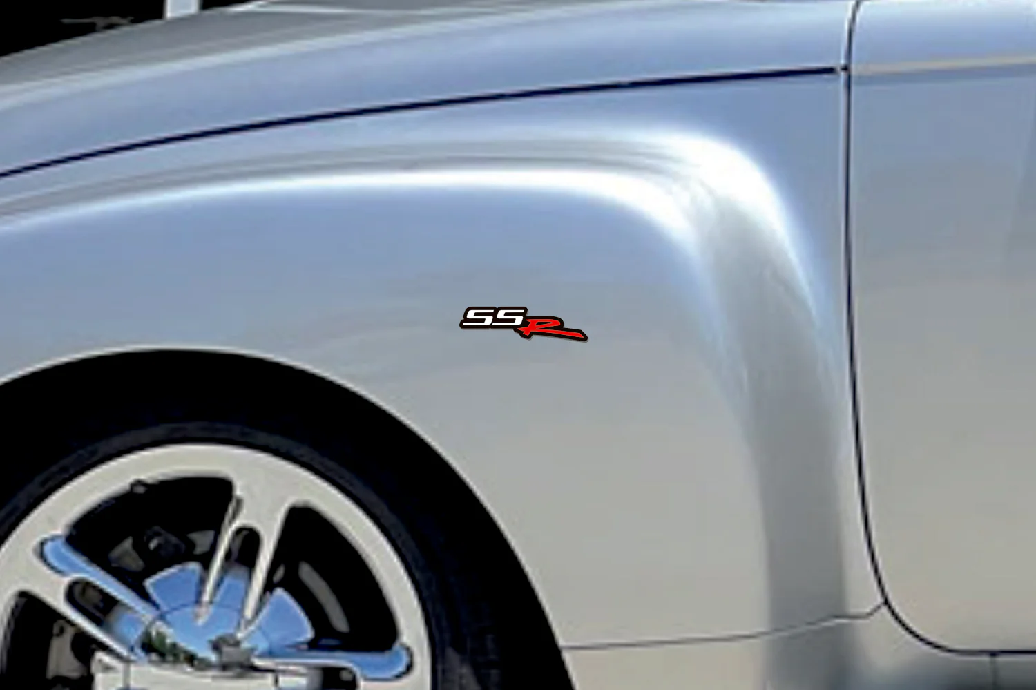 Chevrolet SSR emblem for fenders with SSR logo - Image 10