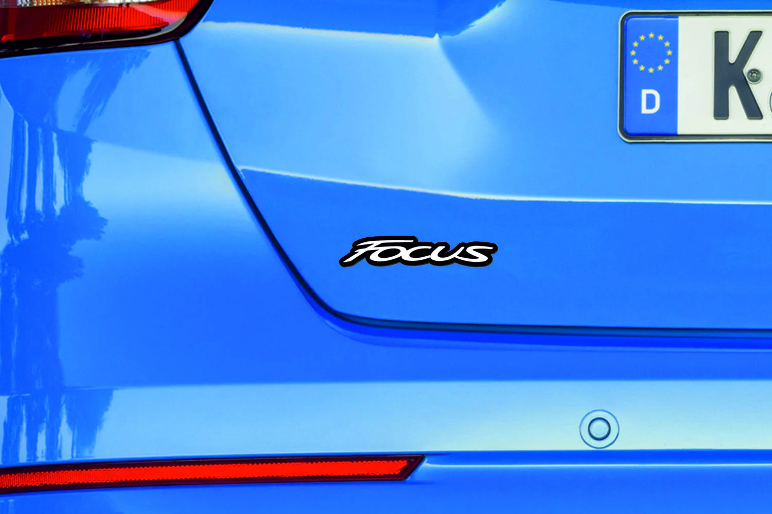 Ford Focus tailgate trunk rear emblem with Ford Focus III logo - Image 3