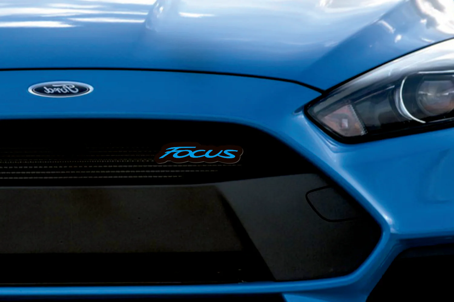 Ford Illuminated LED Radiator Grille Emblems and Badges with Focus 3 gen logo - Image 2