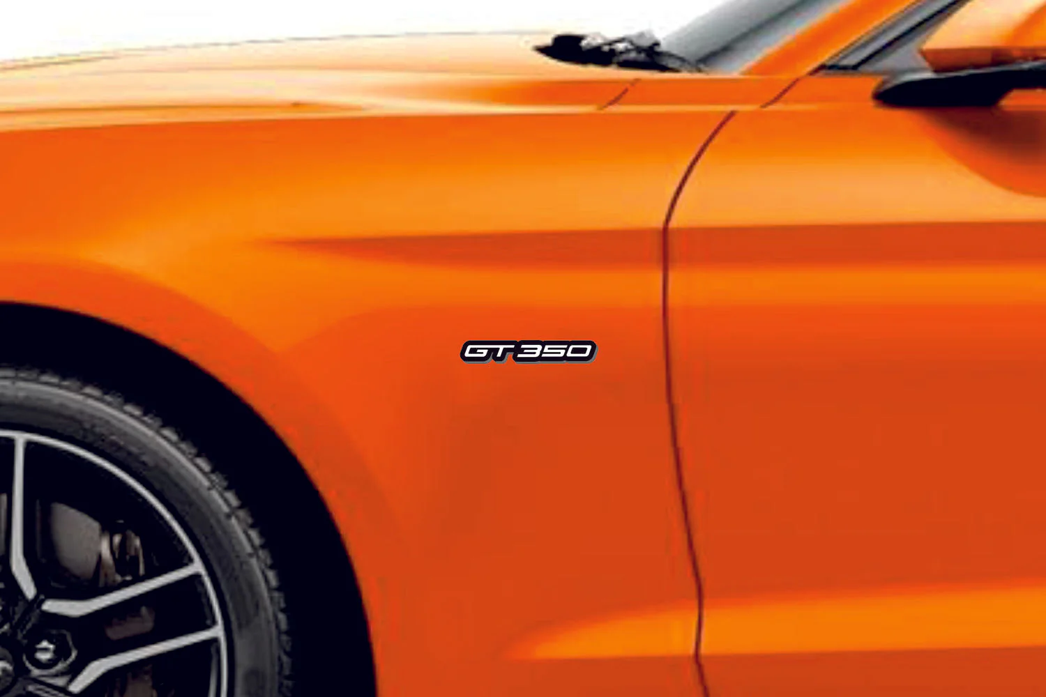 Ford Mustang emblem for fenders with GT350 logo - Image 2