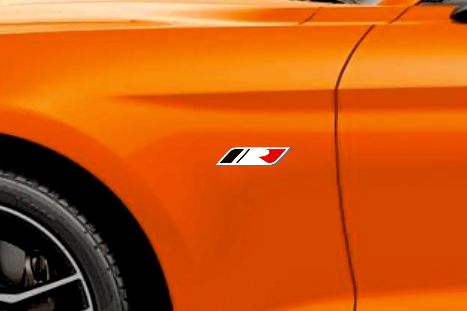 Ford Mustang emblem for fenders with ROUSH logo - Image 4