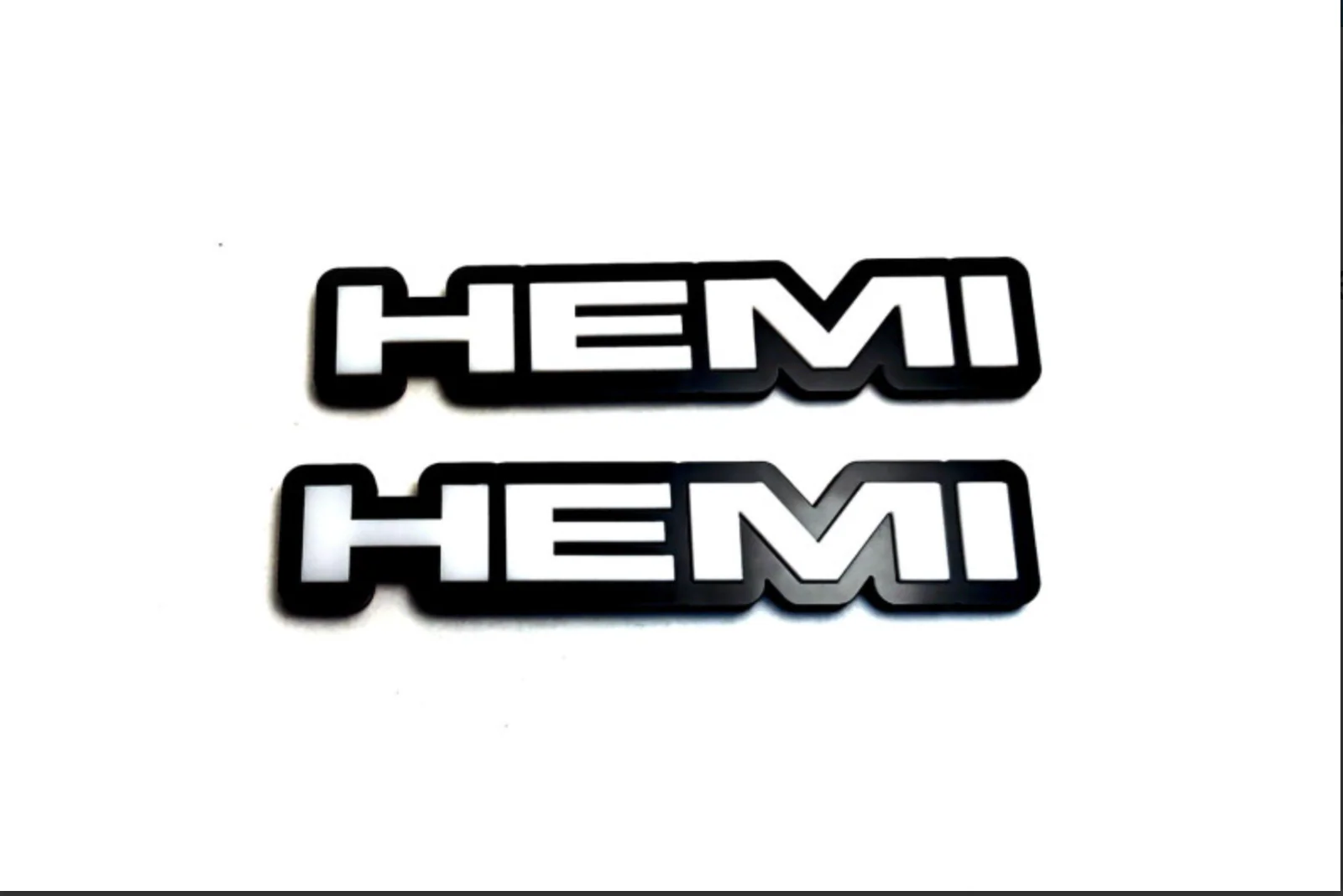 Chrysler emblem for fenders with HEMI logo - Image 4