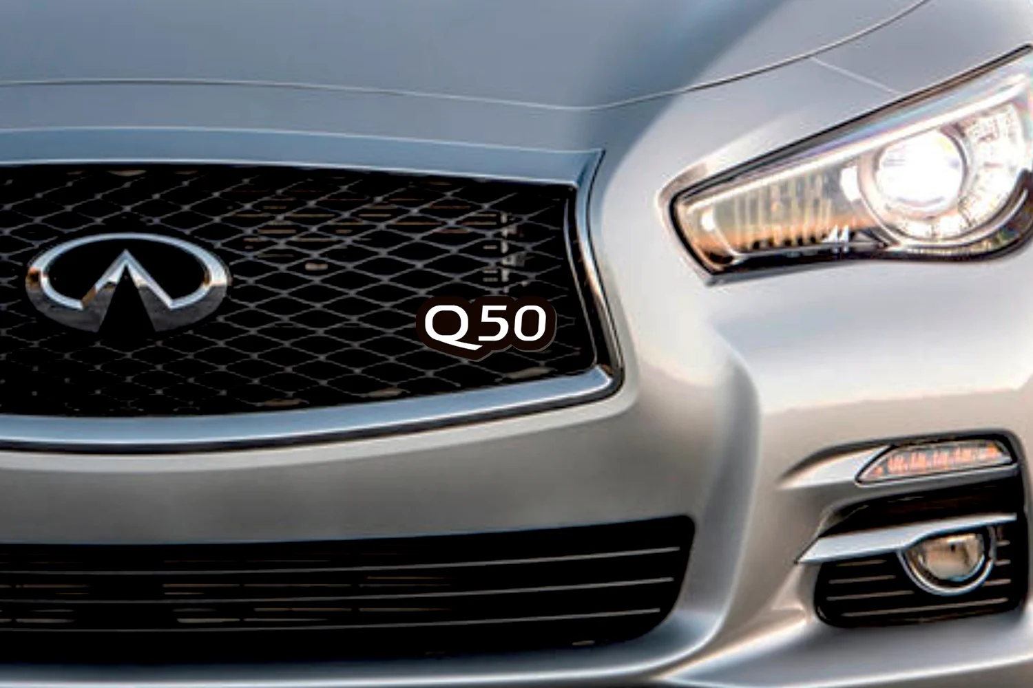 Infiniti Illuminated LED Radiator Grille Emblems and Badges with Q50 logo - Image 2
