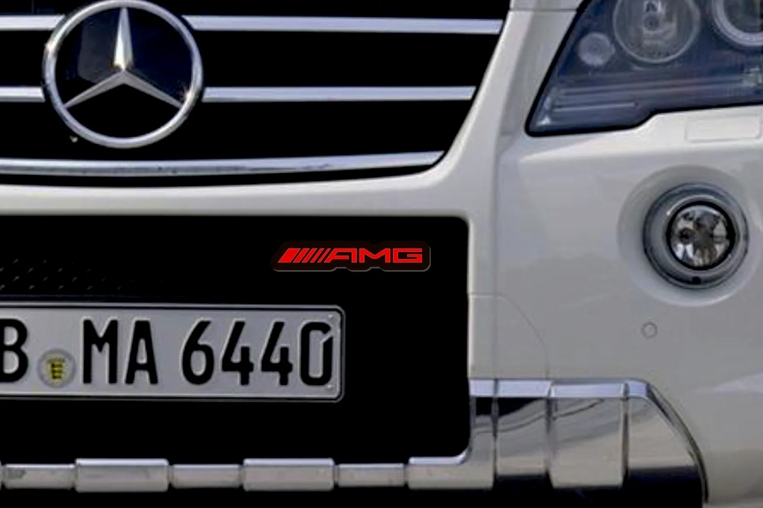 Mercedes Illuminated LED Radiator Grille Emblems and Badges with AMG logo - Image 2