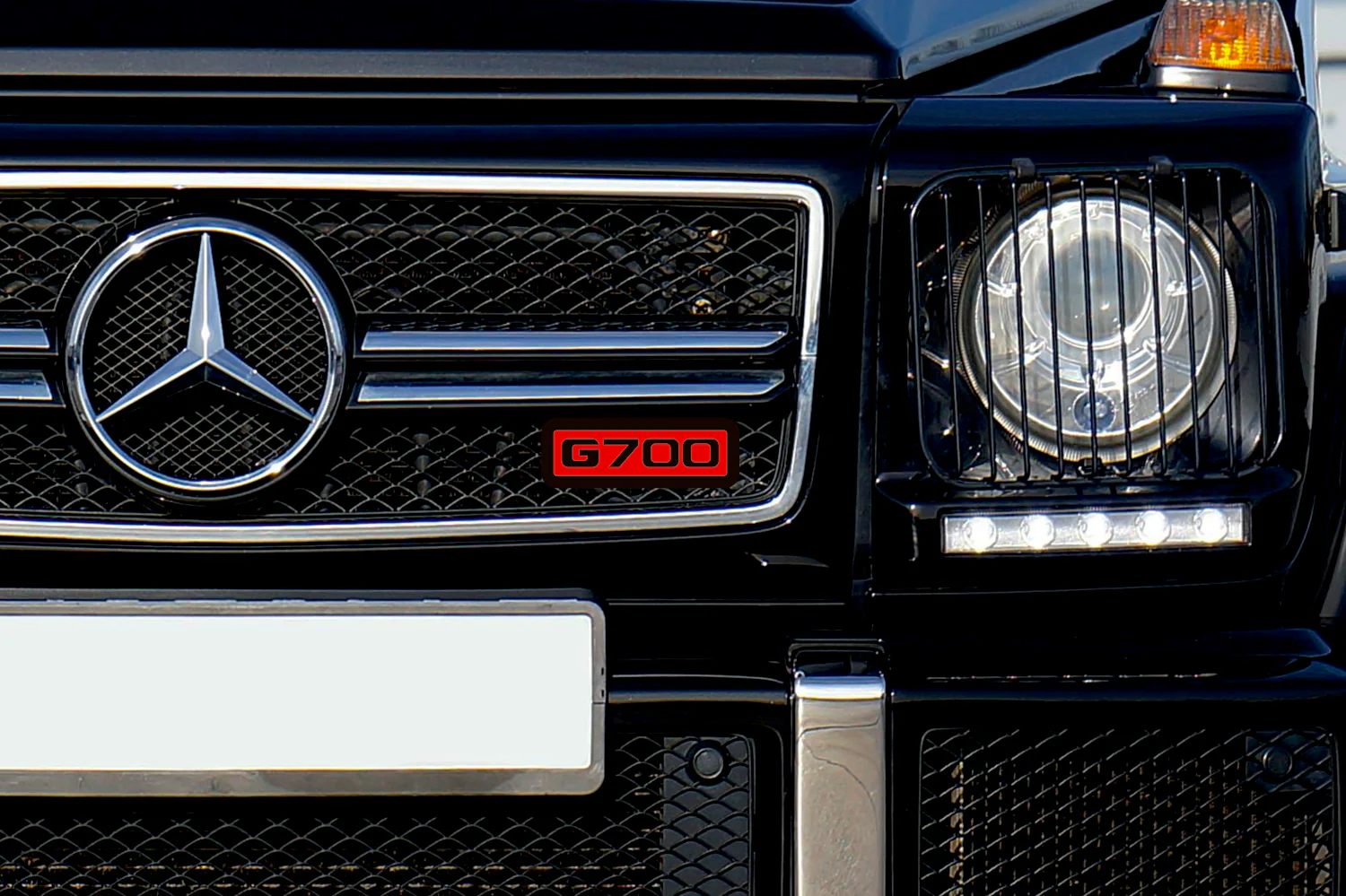 Mercedes Illuminated LED Radiator Grille Emblems and Badges with G700 (type 2) logo - Image 2