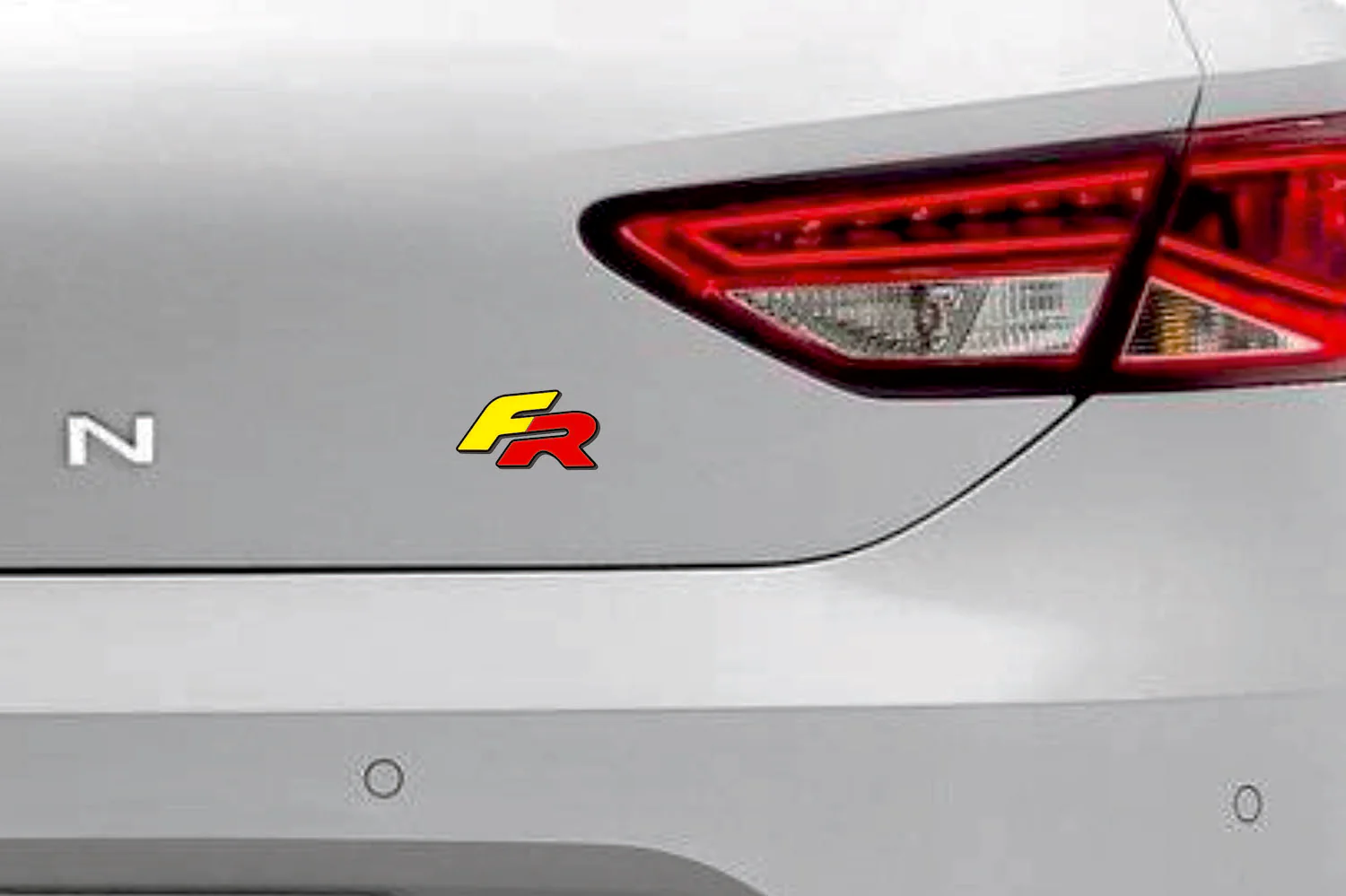 Seat tailgate trunk rear 3D emblem with FR logo (type MIXT) Var. 2 - Image 2
