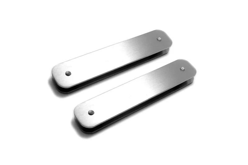 Stainless Steel Floor Mats Emblems Set Badges with Maserati Logo - Image 4