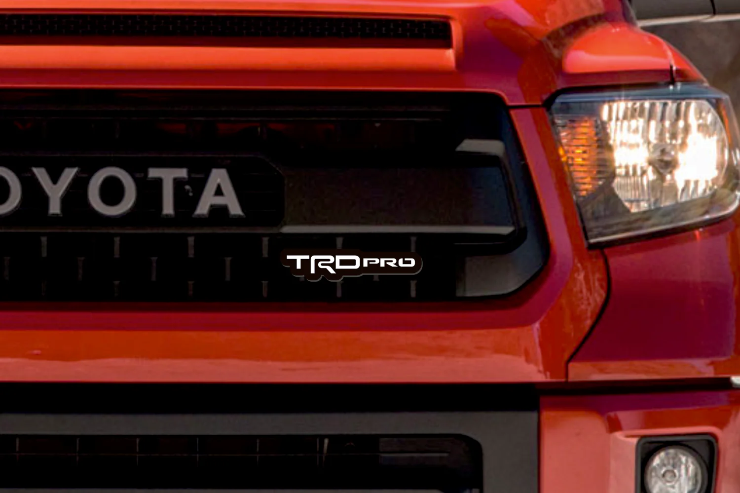 Toyota Illuminated LED Radiator Grille Emblems and Badges with TRDpro logo - Image 9